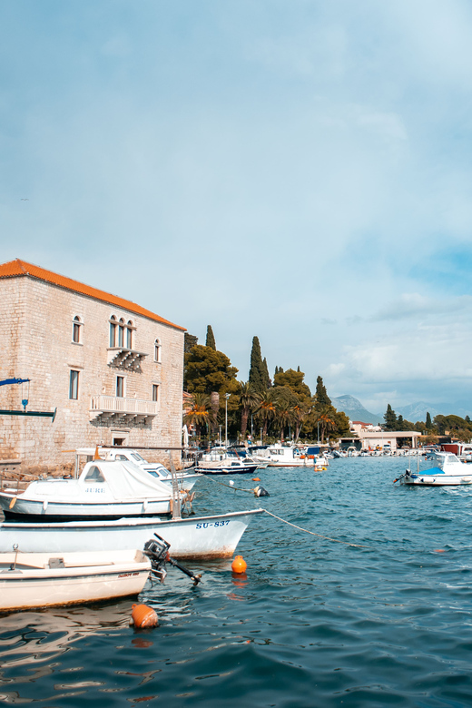 Split: Private tour to Salona, Vitturi castle and Trogir - Pickups in Split or Solin, then rolling out in a comfortable SUV