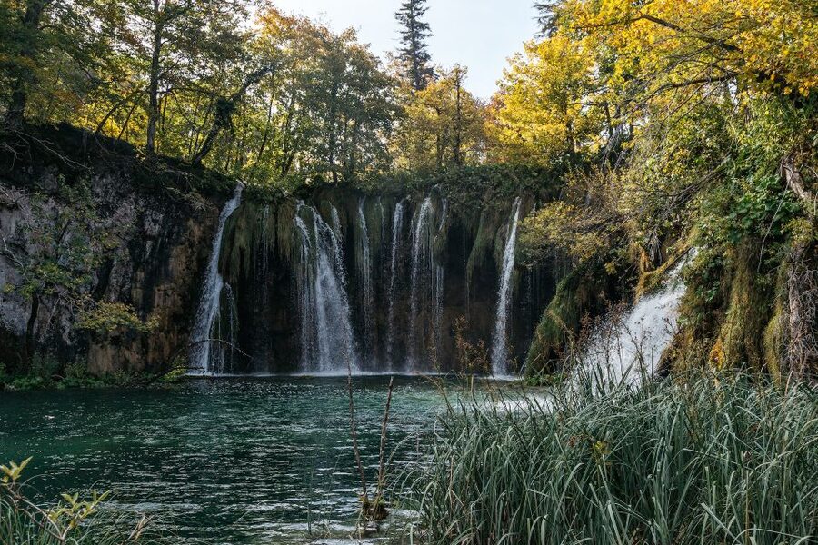 Split: Self-Guided Plitvice Lakes Day Tour with Boat Ride - What to wear and bring for a 12-hour nature day