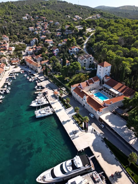 Split/Trogir: Half-Day(5 hours) 3-Island Speedboat Adventure - Maslinica on Šolta: The Hour That Turns Boat Time Into Real Travel