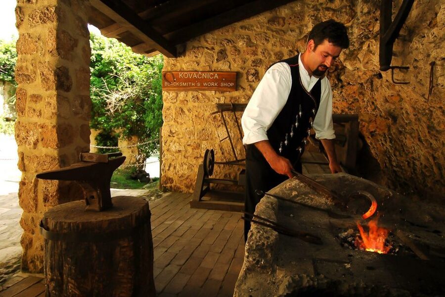 Split & Trogir: Krka Waterfalls & Swimming in Primošten - Practical tips that make or break the day