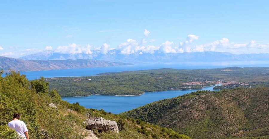 The Best of Hvar in a Day with Wine tasting and Local Dinner - Brusje Lavender Fields and Kapelica sv. Rok Photo Breaks