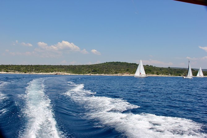 Three Island Cruise Tour Featuring the Blue Lagoon and Solta - Stop 2 on Drvenik Mali: Vela Rina Bay for swimming and snorkeling