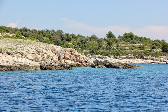 Three Island Cruise Tour Featuring the Blue Lagoon and Solta - Stop 4 on Solta at Maslinica: coffee, village walking, and your lunch decision