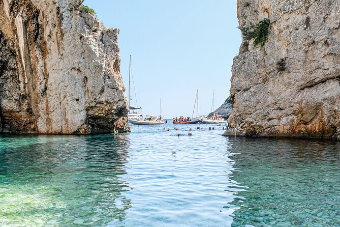 VIS Island (Mamma Mia Island) PRIVATE TOUR - Stop 1, Stiniva Cove: The swimming break that makes the whole day